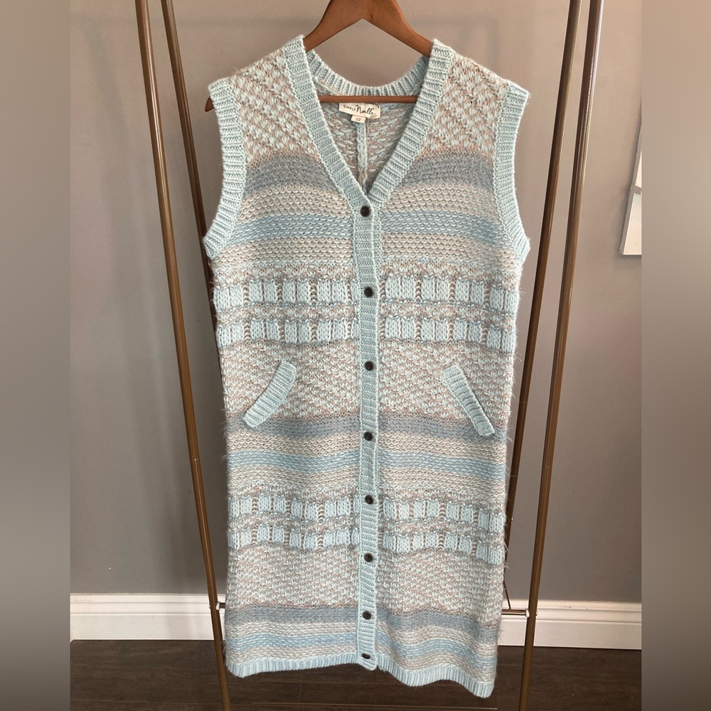 Beautiful Simply Noelle Long sweater vest in blue and greys. Size S/M (8/10)
